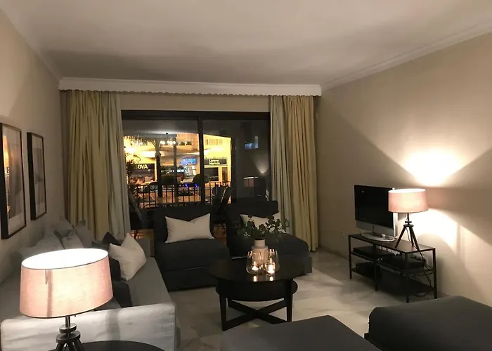 Large And Elegant In Puerto Banus With Pools And Paddle