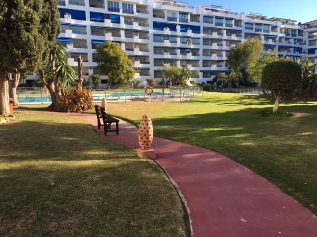 Apartment Large And Elegant In Puerto Banus With Pools And Paddle Marbella