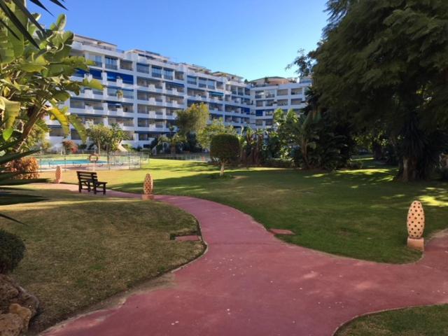 Apartment Large And Elegant In Puerto Banus With Pools And Paddle